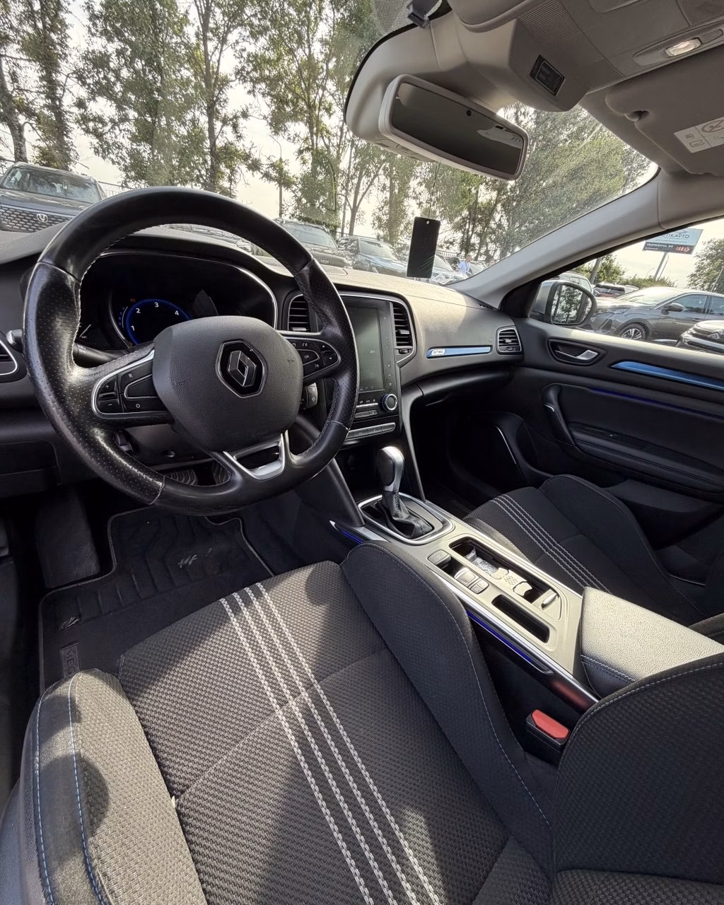 Renault Megane фото 9