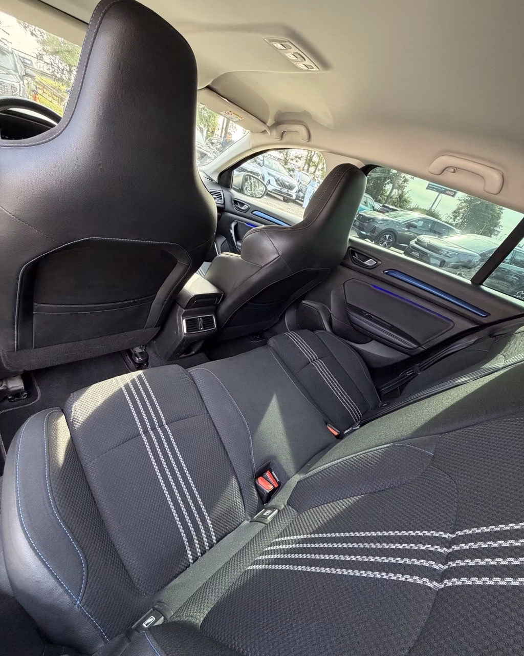 Renault Megane фото 11
