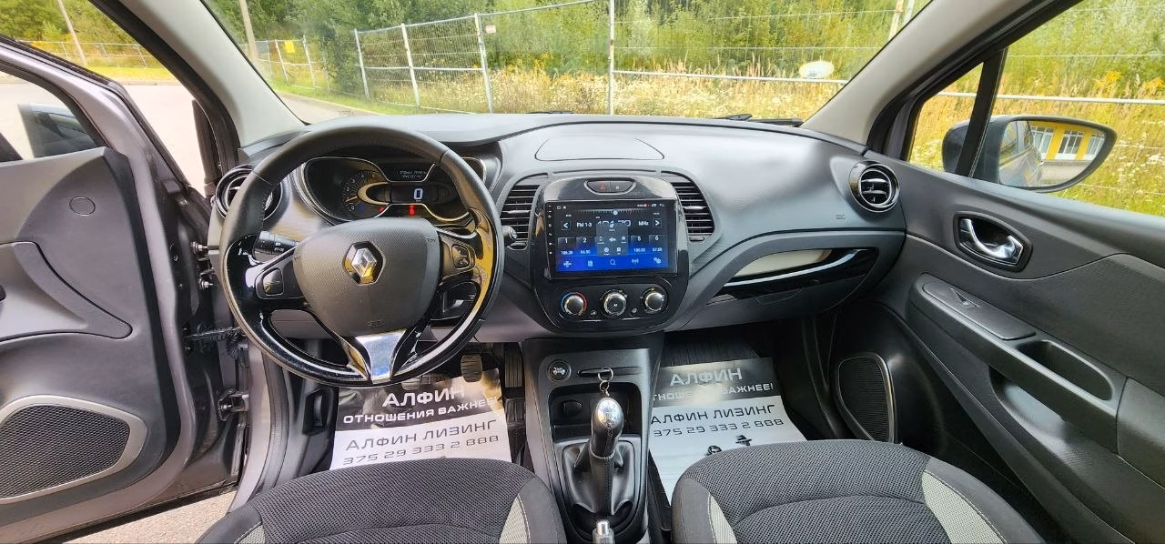 Renault Captur фото 10