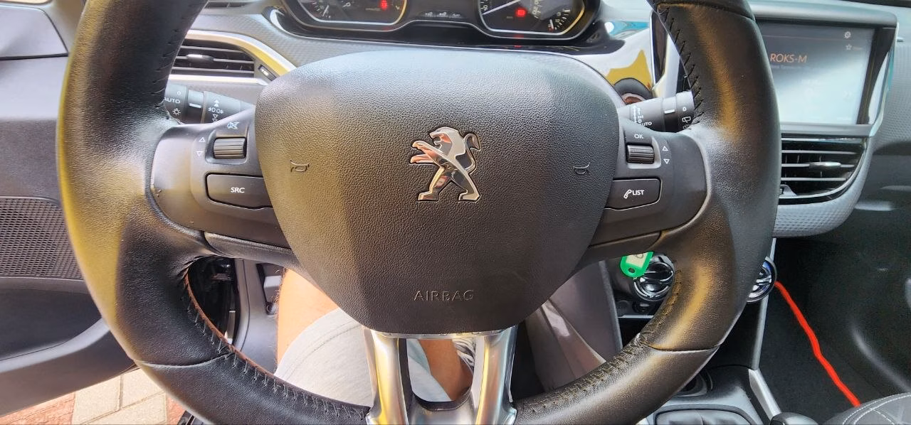 Peugeot 2008 фото 12
