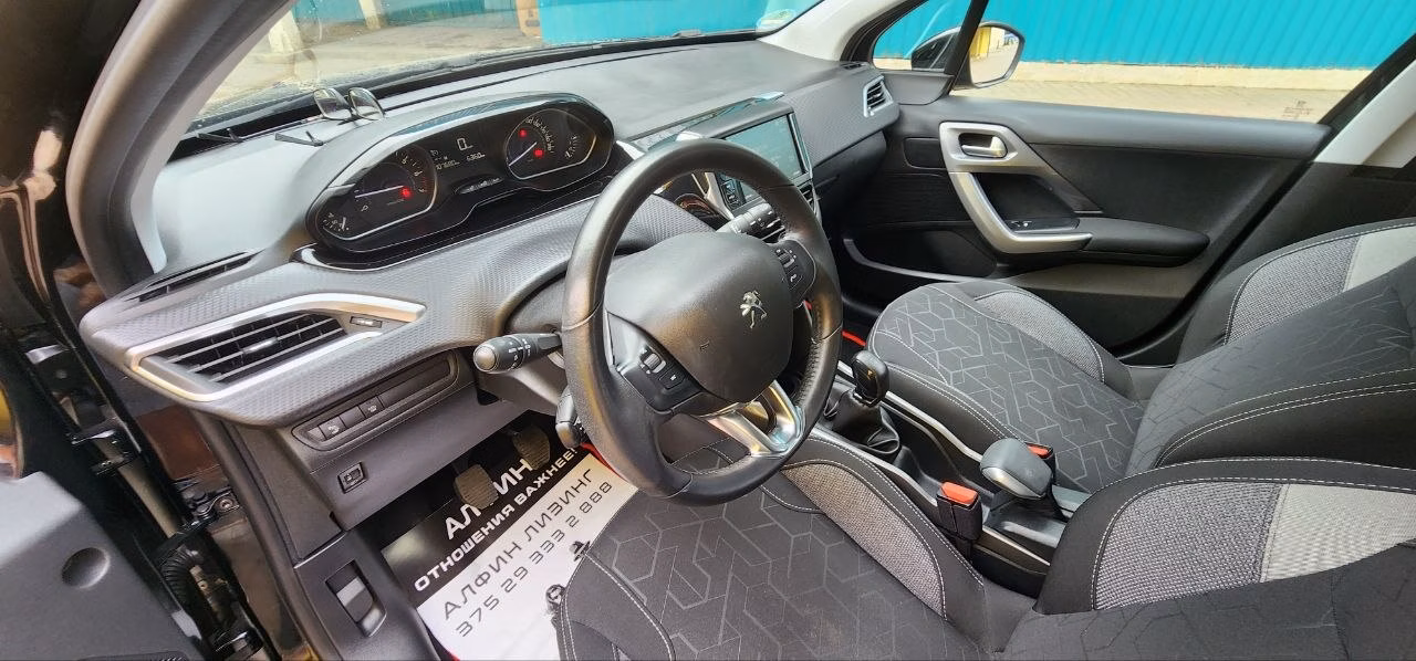 Peugeot 2008 фото 11