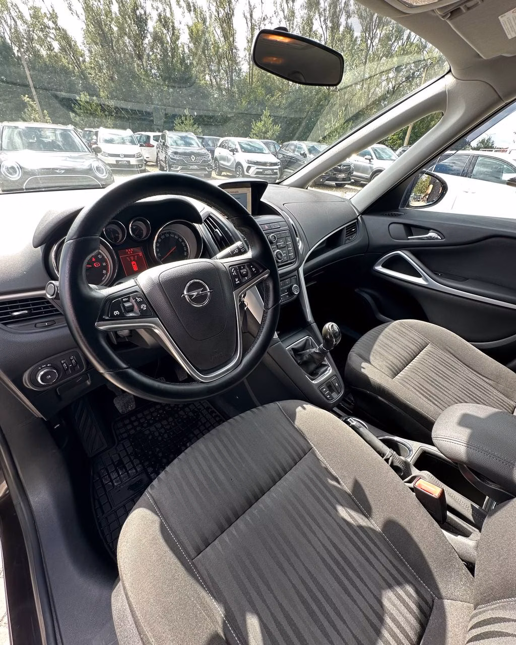 Opel Zafira фото 7
