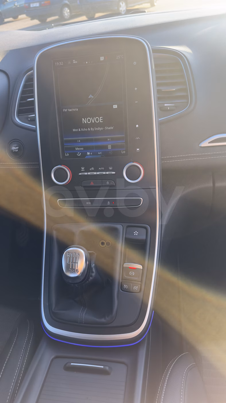Renault Scenic фото 22