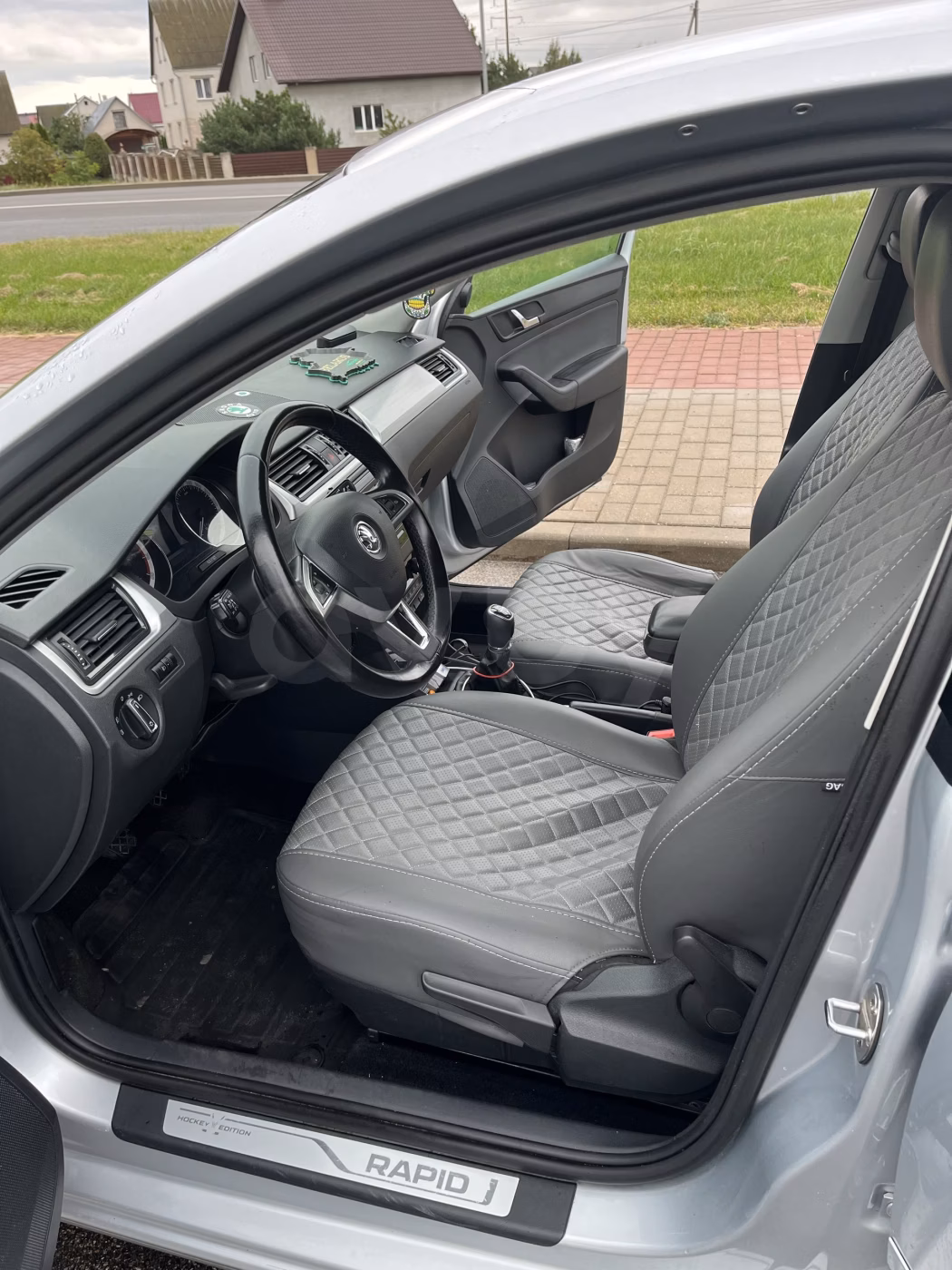 Skoda Rapid фото 8