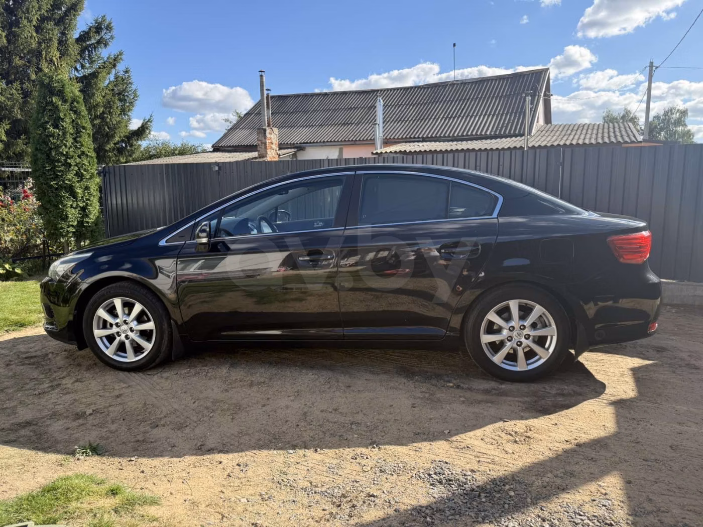 Toyota Avensis фото 9