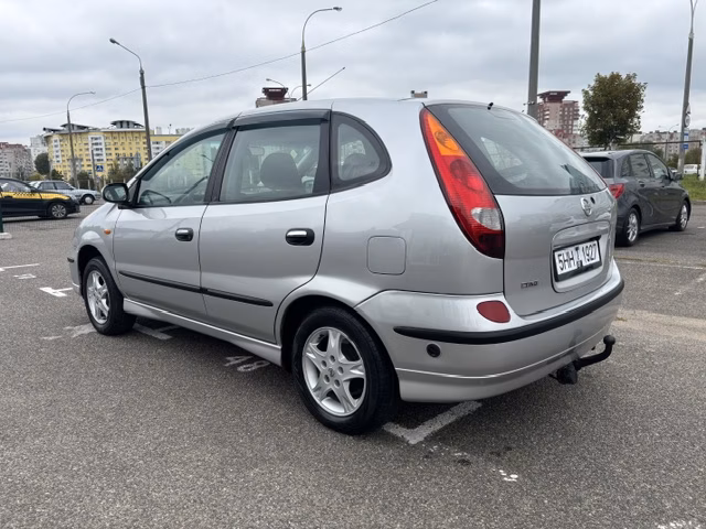 Nissan Almera Tino фото 6