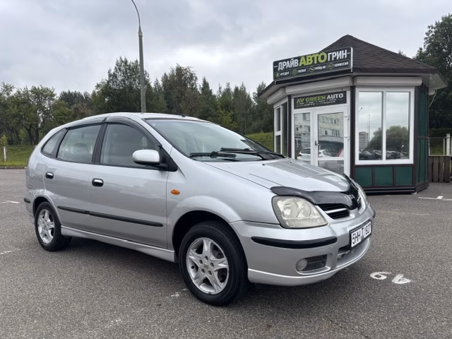 Nissan Almera Tino