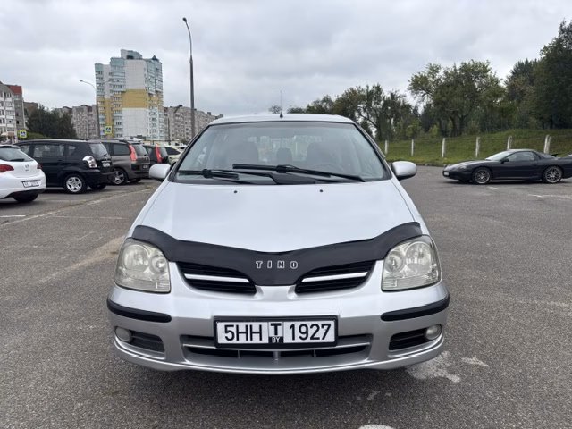 Nissan Almera Tino фото 7