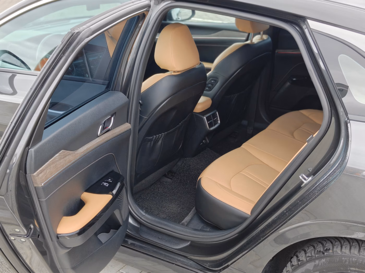Kia K5 фото 11