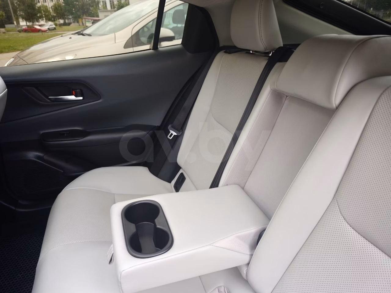 Toyota Prius фото 11