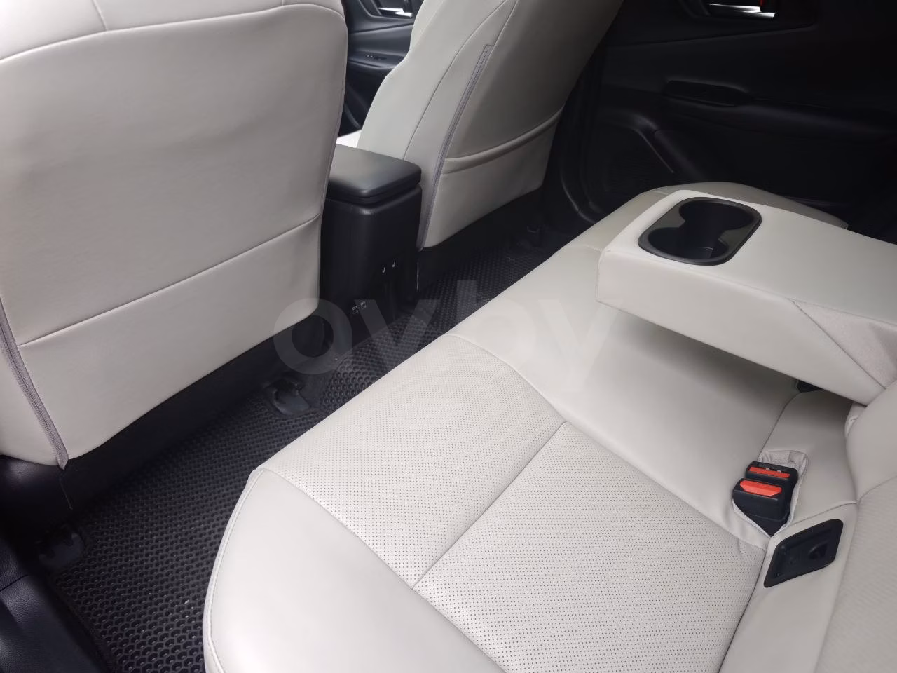 Toyota Prius фото 10