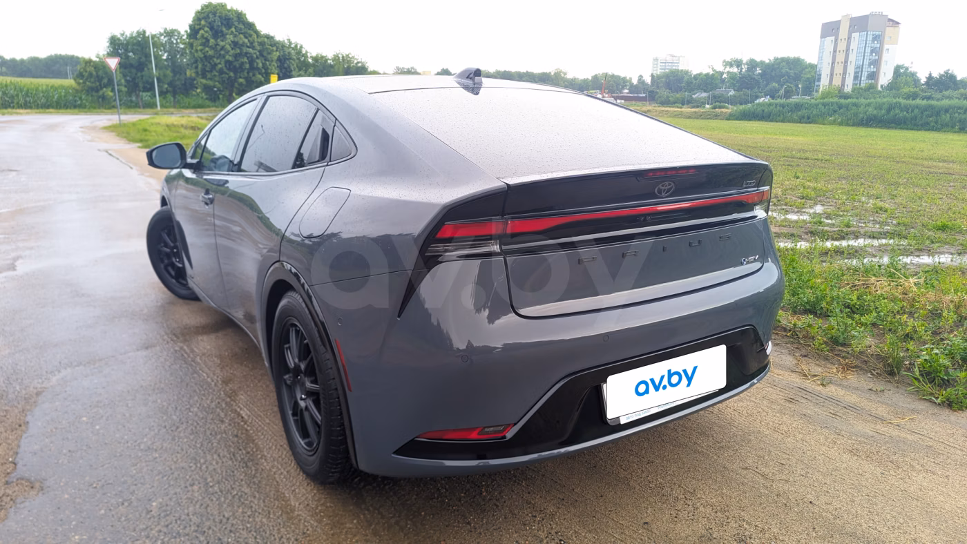 Toyota Prius фото 5