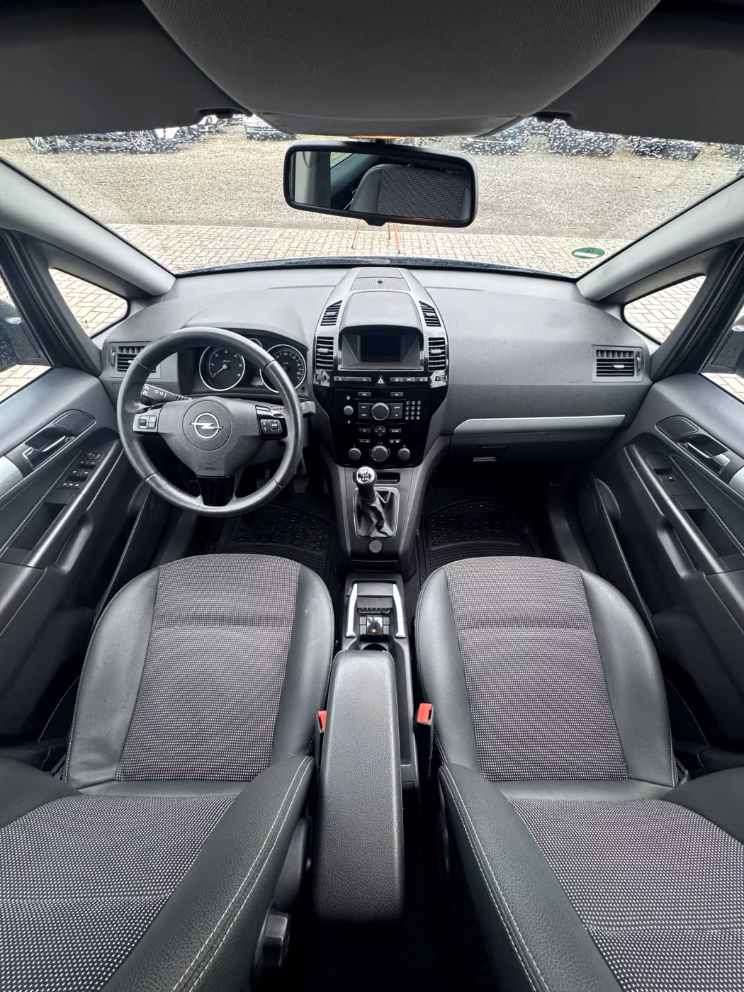 Opel Zafira фото 9