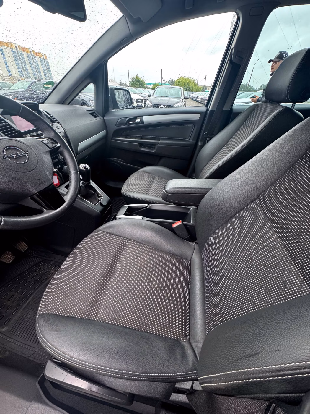 Opel Zafira фото 10