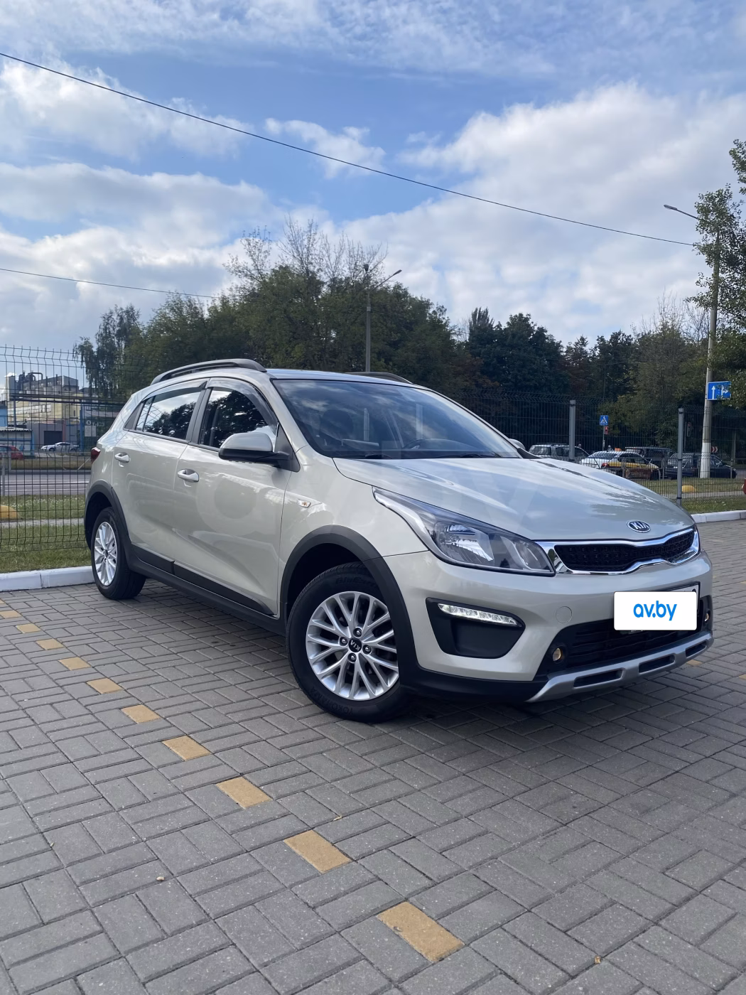 Kia Rio X (X-Line) фото 3
