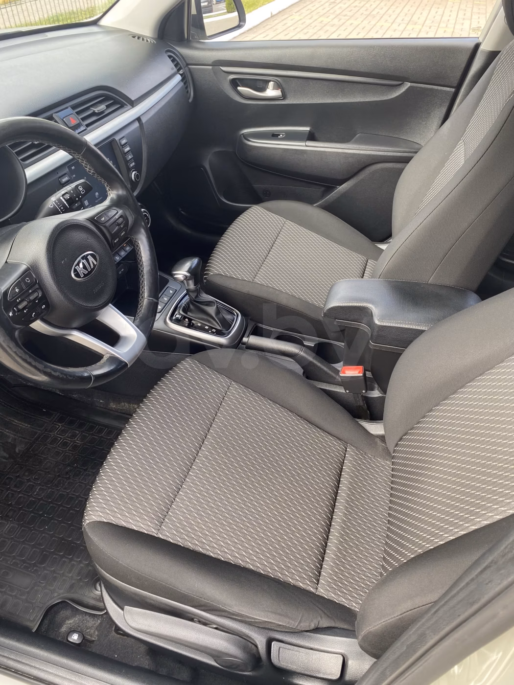 Kia Rio X (X-Line) фото 14