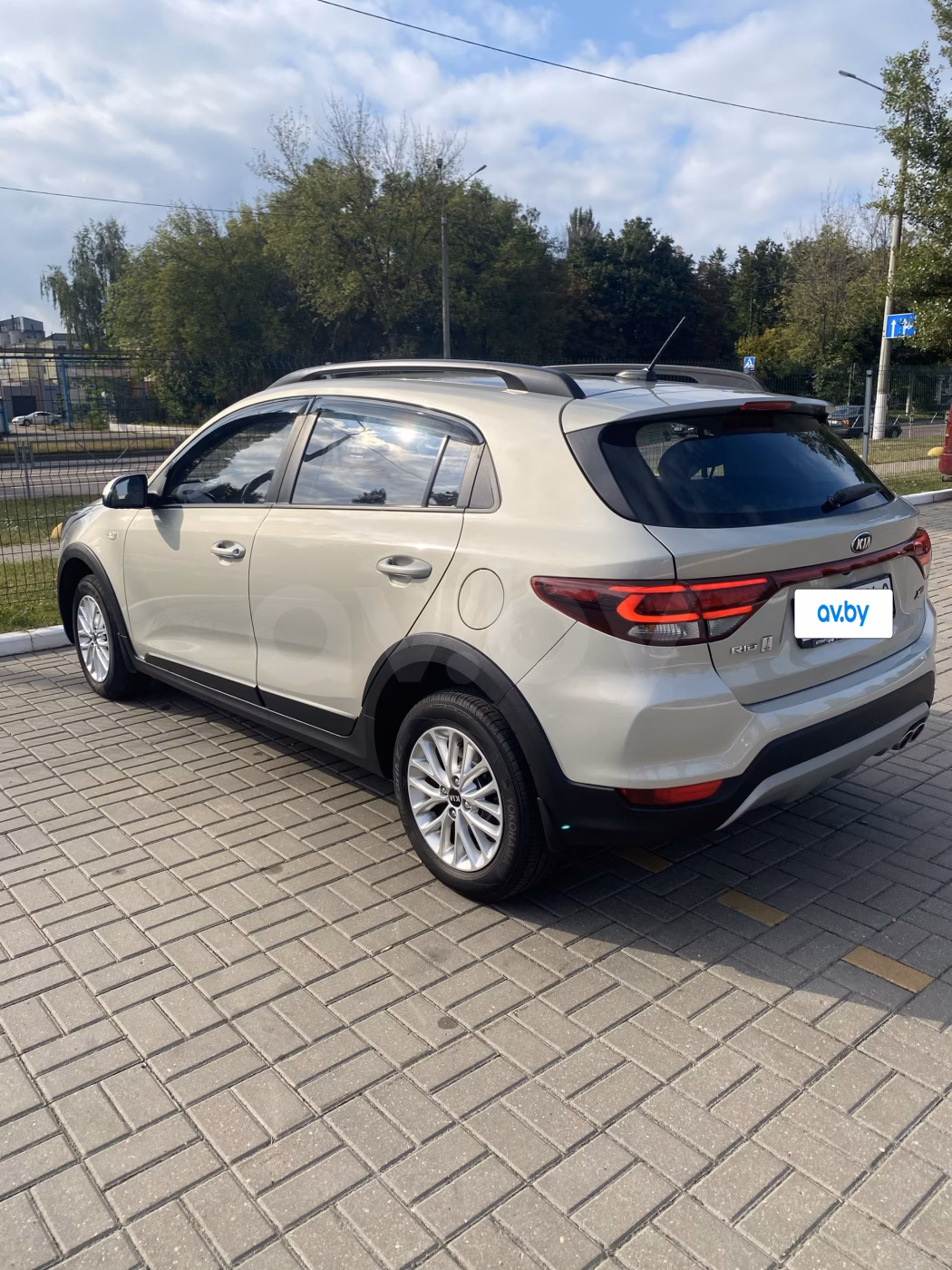 Kia Rio X (X-Line) фото 5