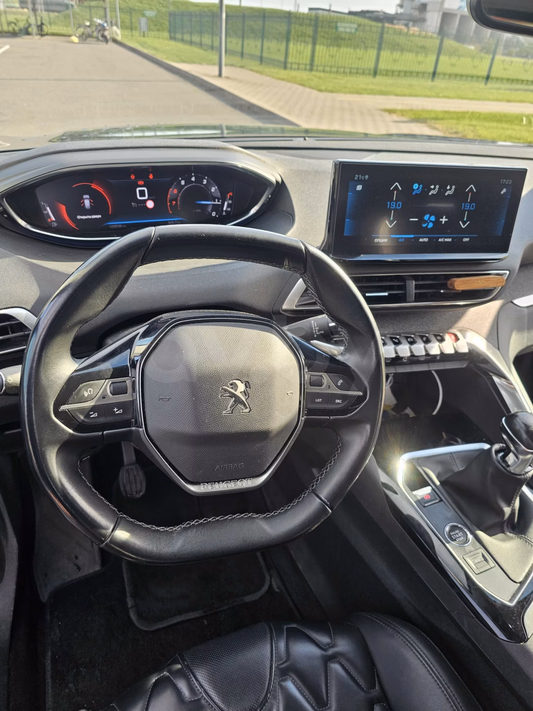 Peugeot 3008 фото 10