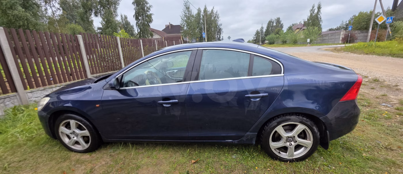 Volvo S60 фото 3