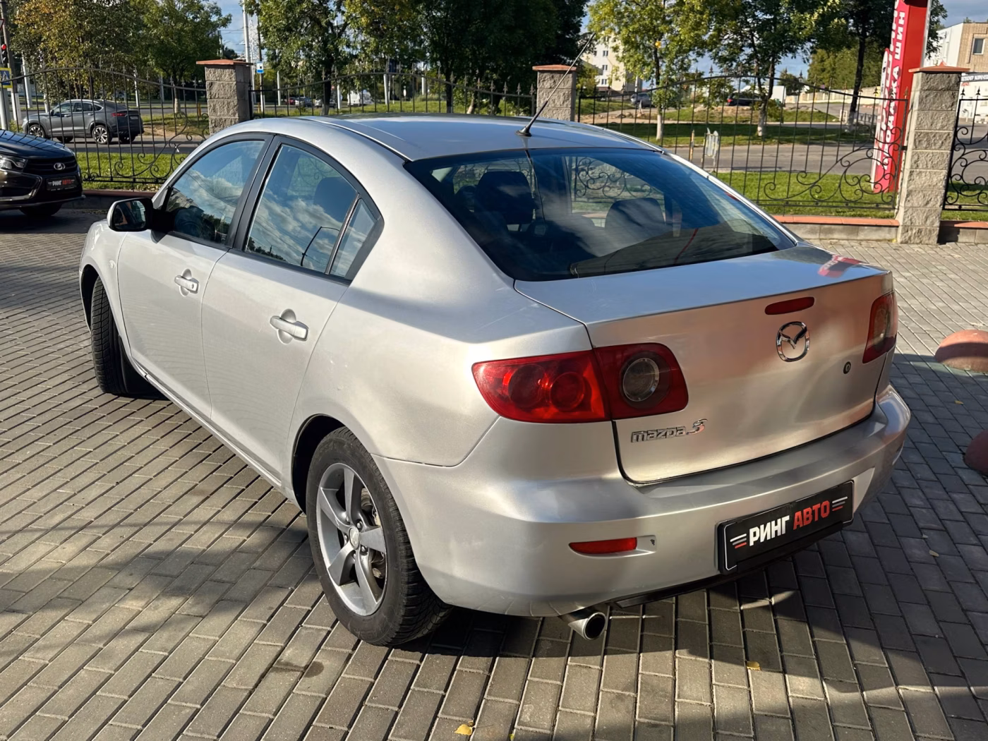 Mazda 3 фото 7