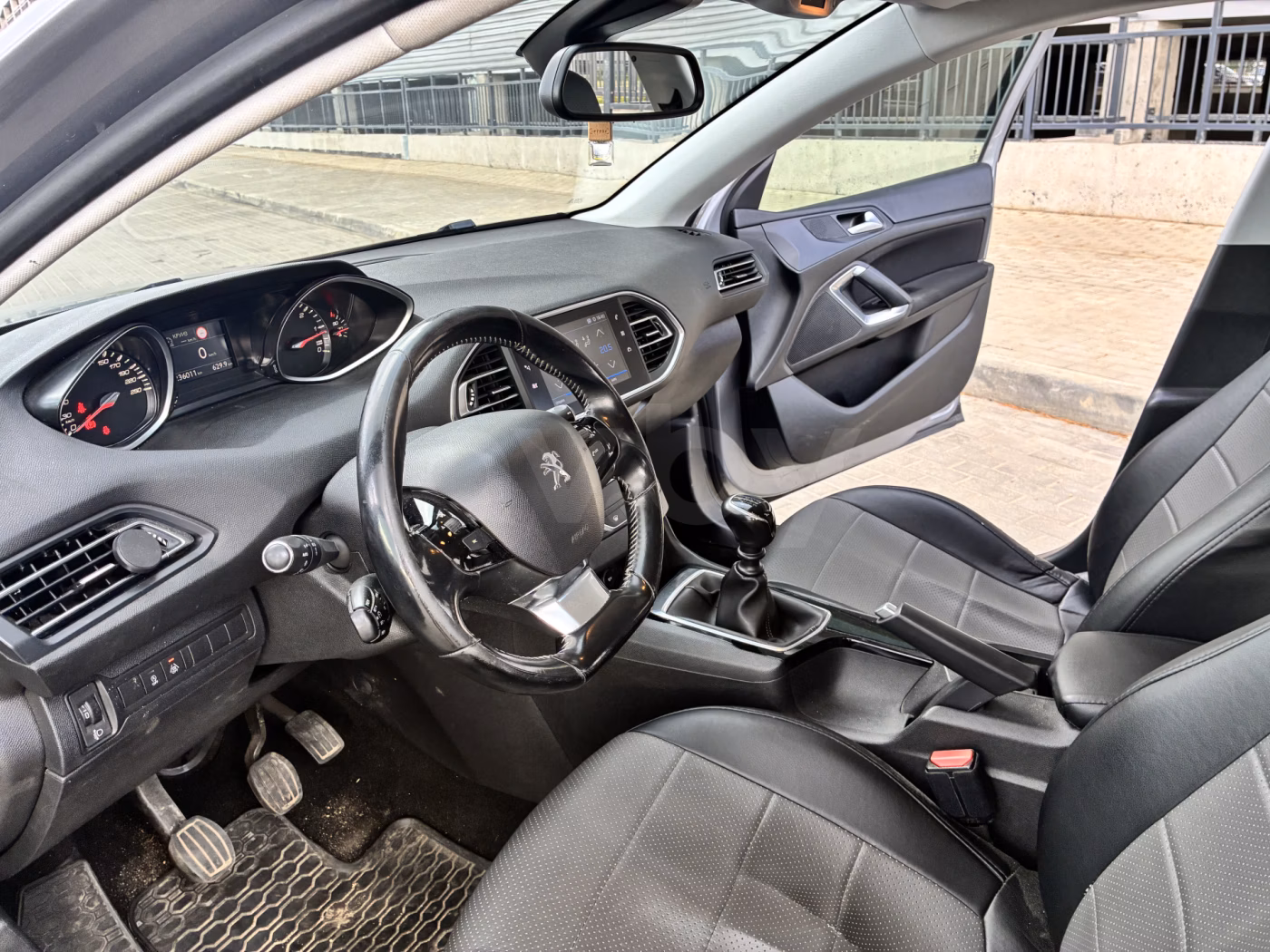 Peugeot 308 фото 10