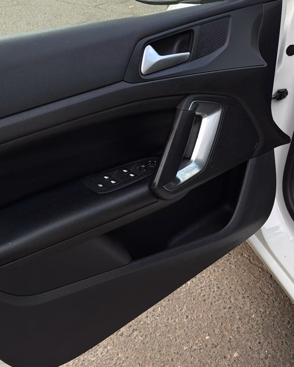 Peugeot 308 фото 9