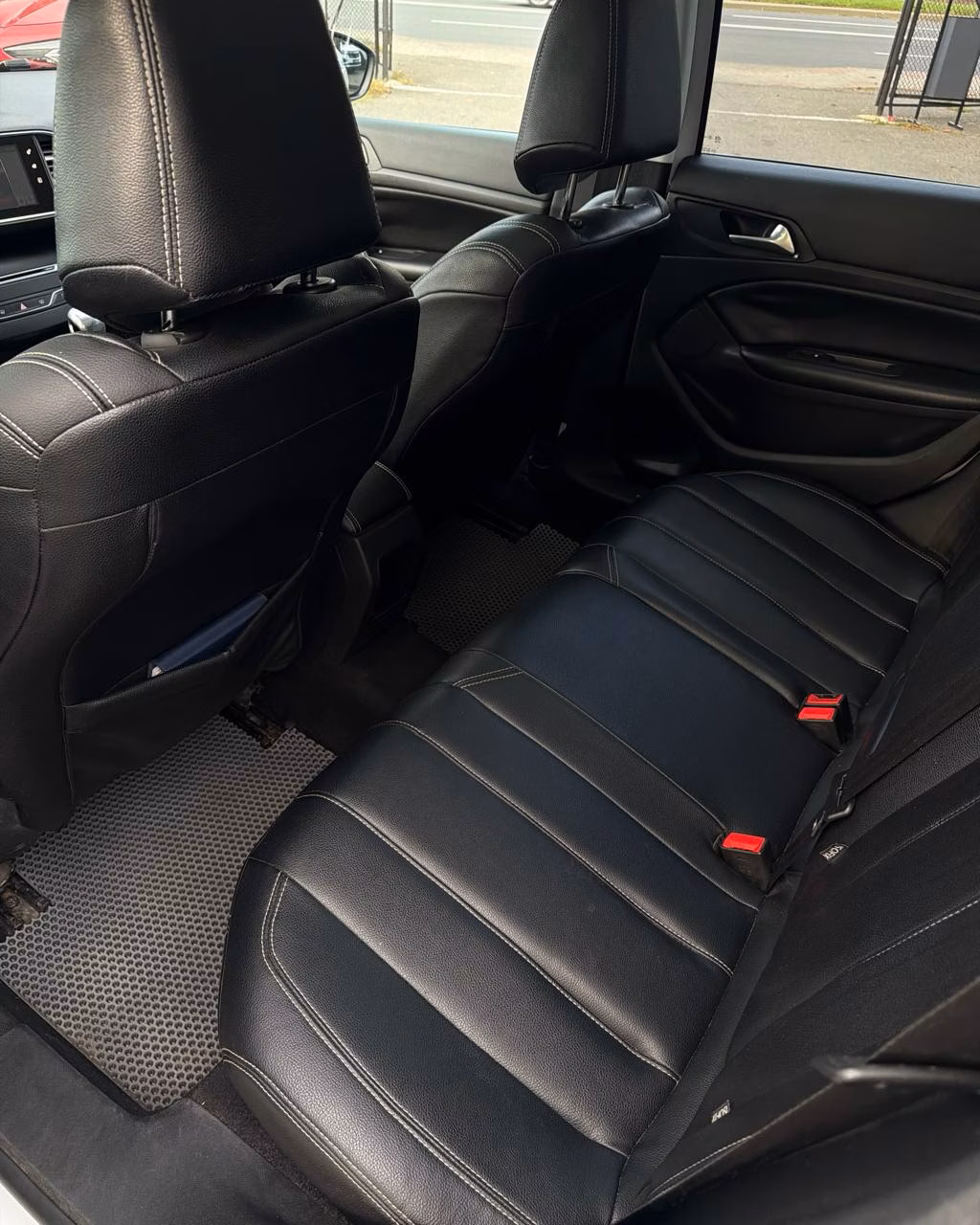 Peugeot 308 фото 11