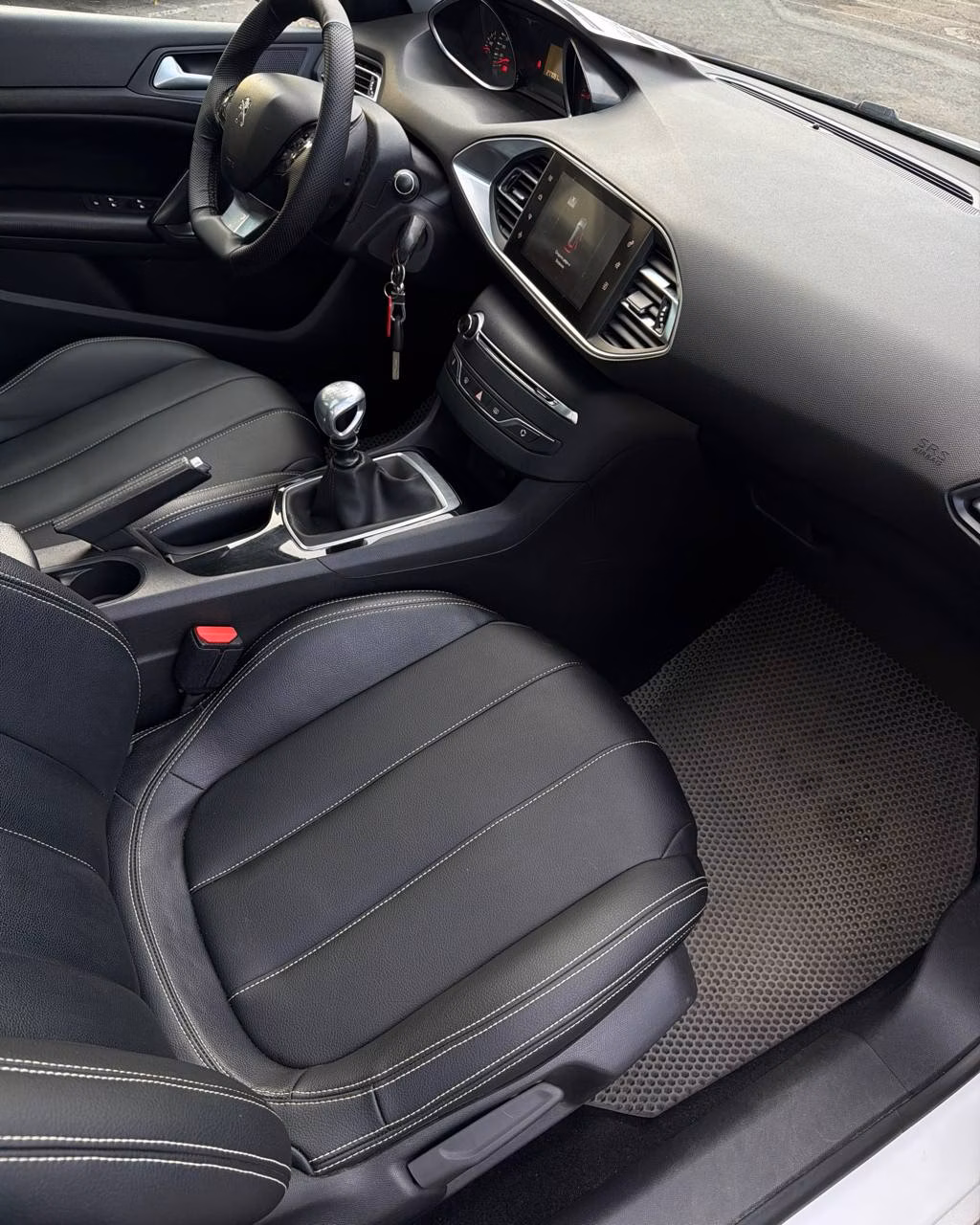 Peugeot 308 фото 13