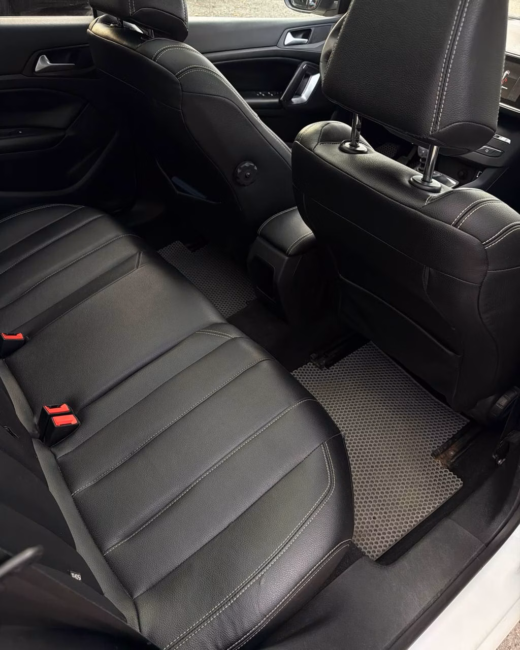 Peugeot 308 фото 14