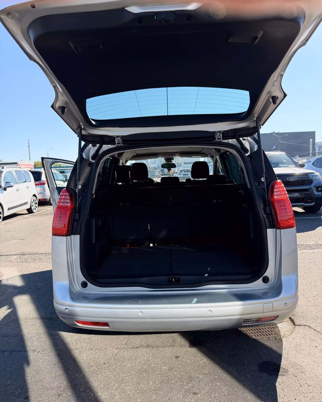 Peugeot 5008 фото 13