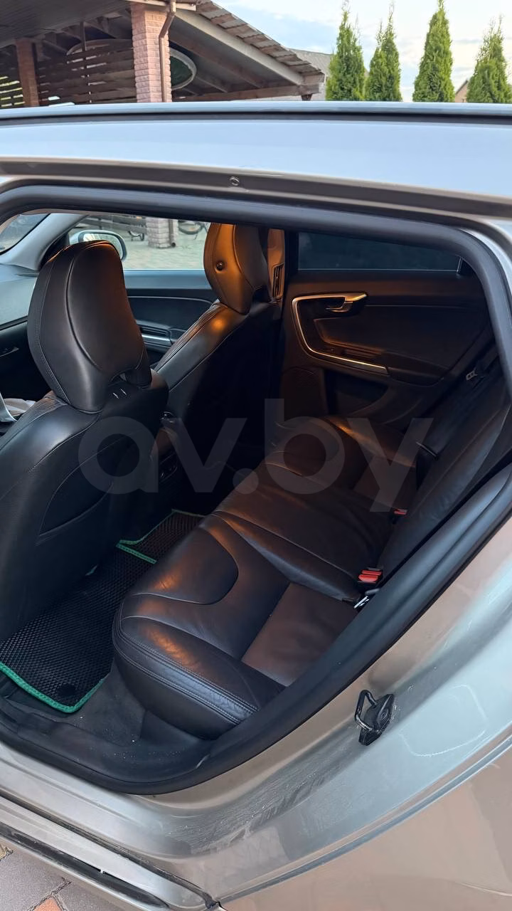 Volvo V60 фото 4