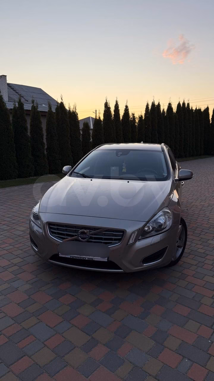 Volvo V60 фото 7