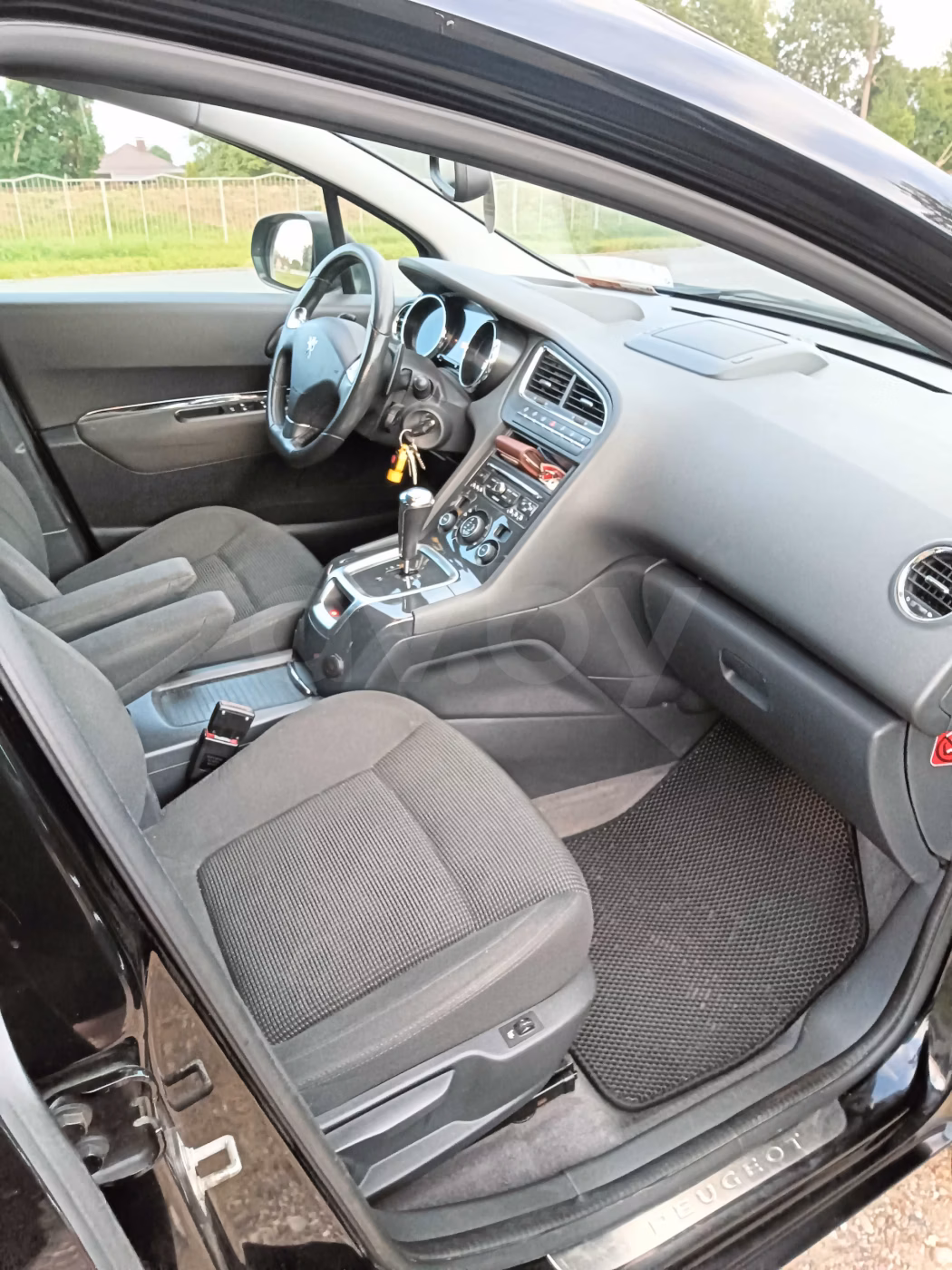 Peugeot 5008 фото 7