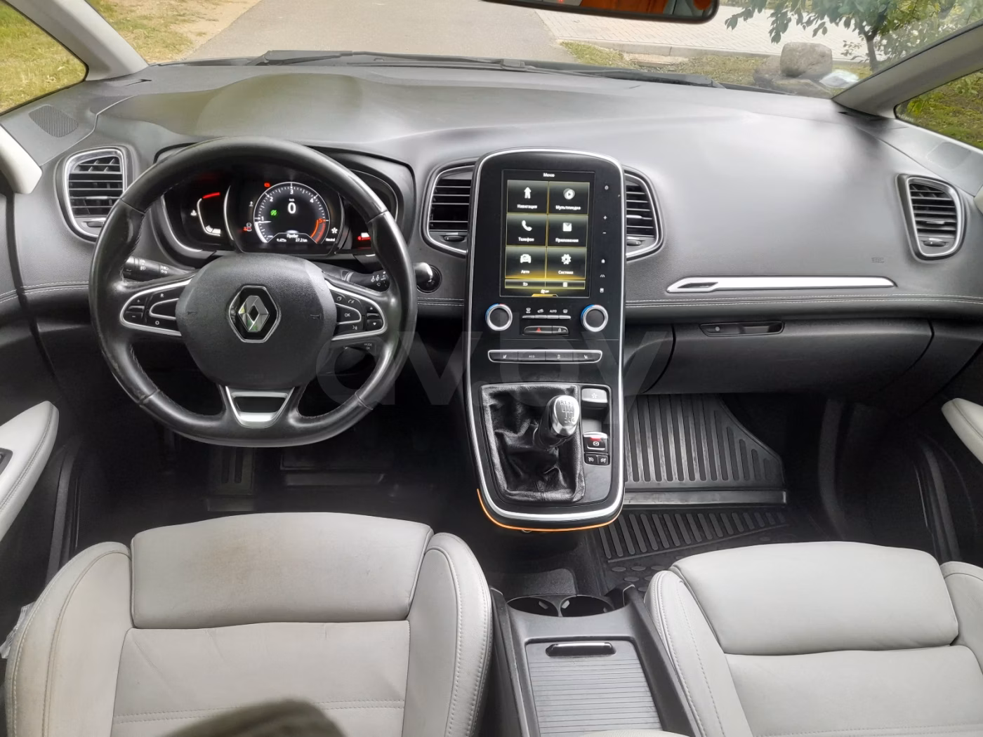 Renault Grand Scenic фото 16