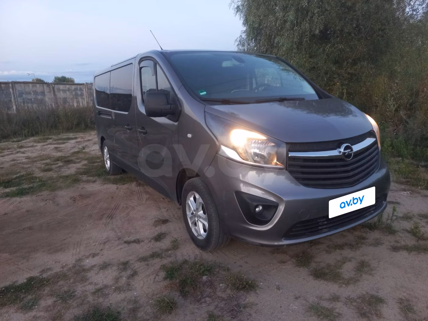Opel Vivaro фото 2