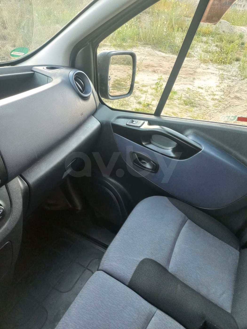 Opel Vivaro фото 14
