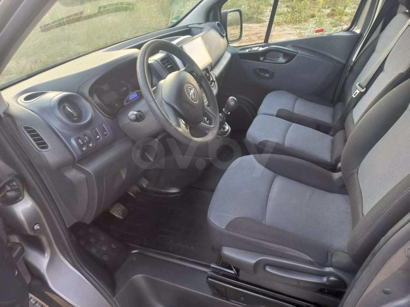 Opel Vivaro фото 16