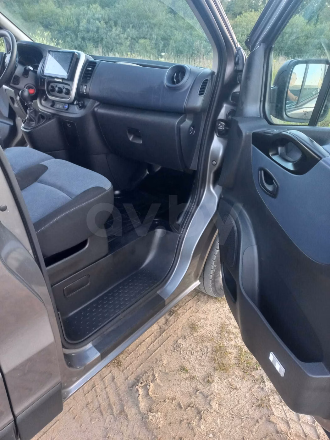 Opel Vivaro фото 13