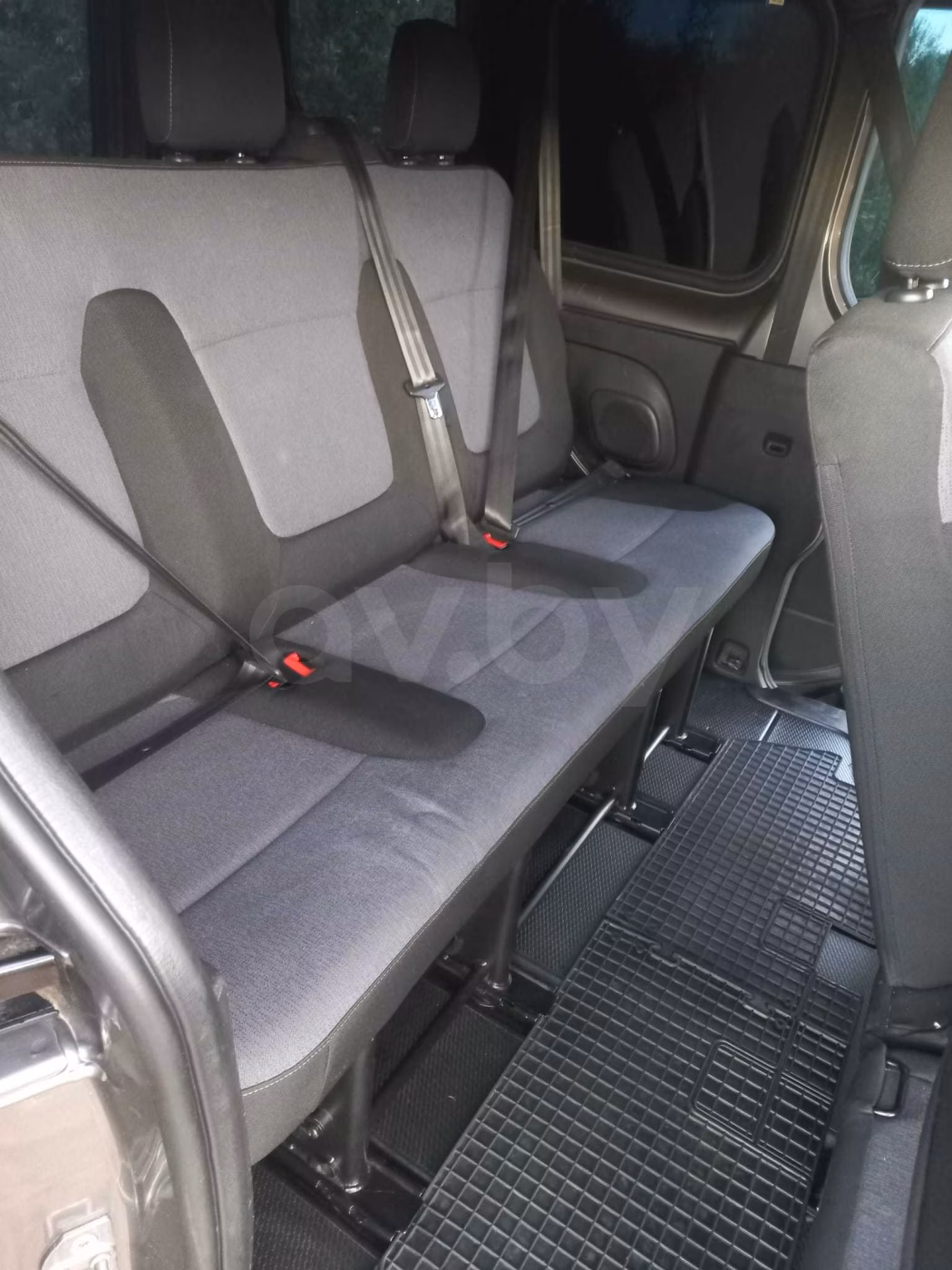 Opel Vivaro фото 8