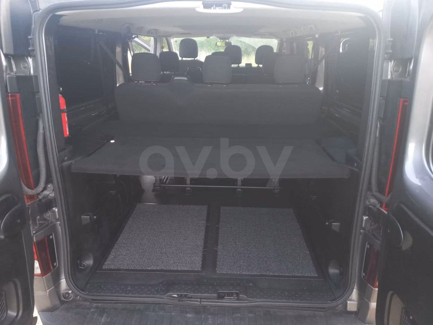 Opel Vivaro фото 9