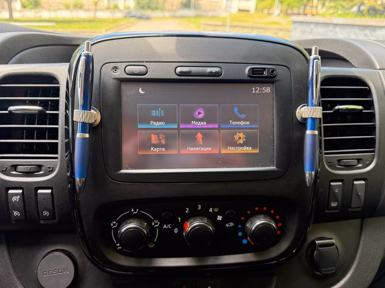Opel Vivaro фото 14
