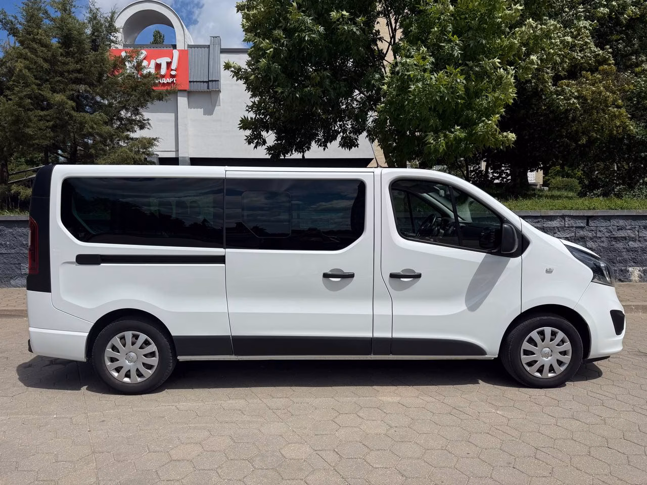 Opel Vivaro фото 7