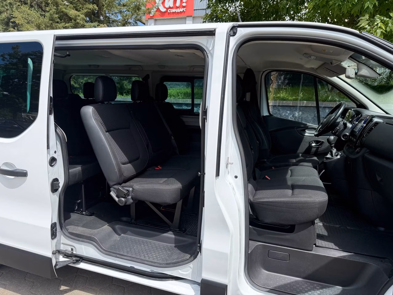 Opel Vivaro фото 10