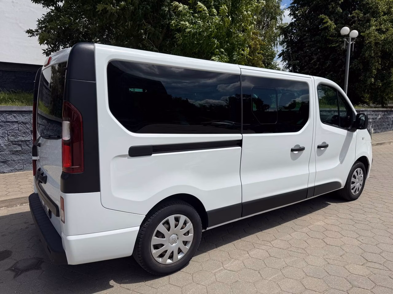 Opel Vivaro фото 6