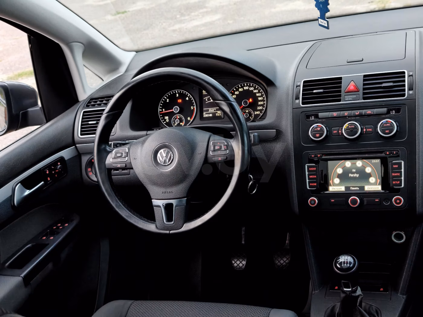 Volkswagen Touran фото 18