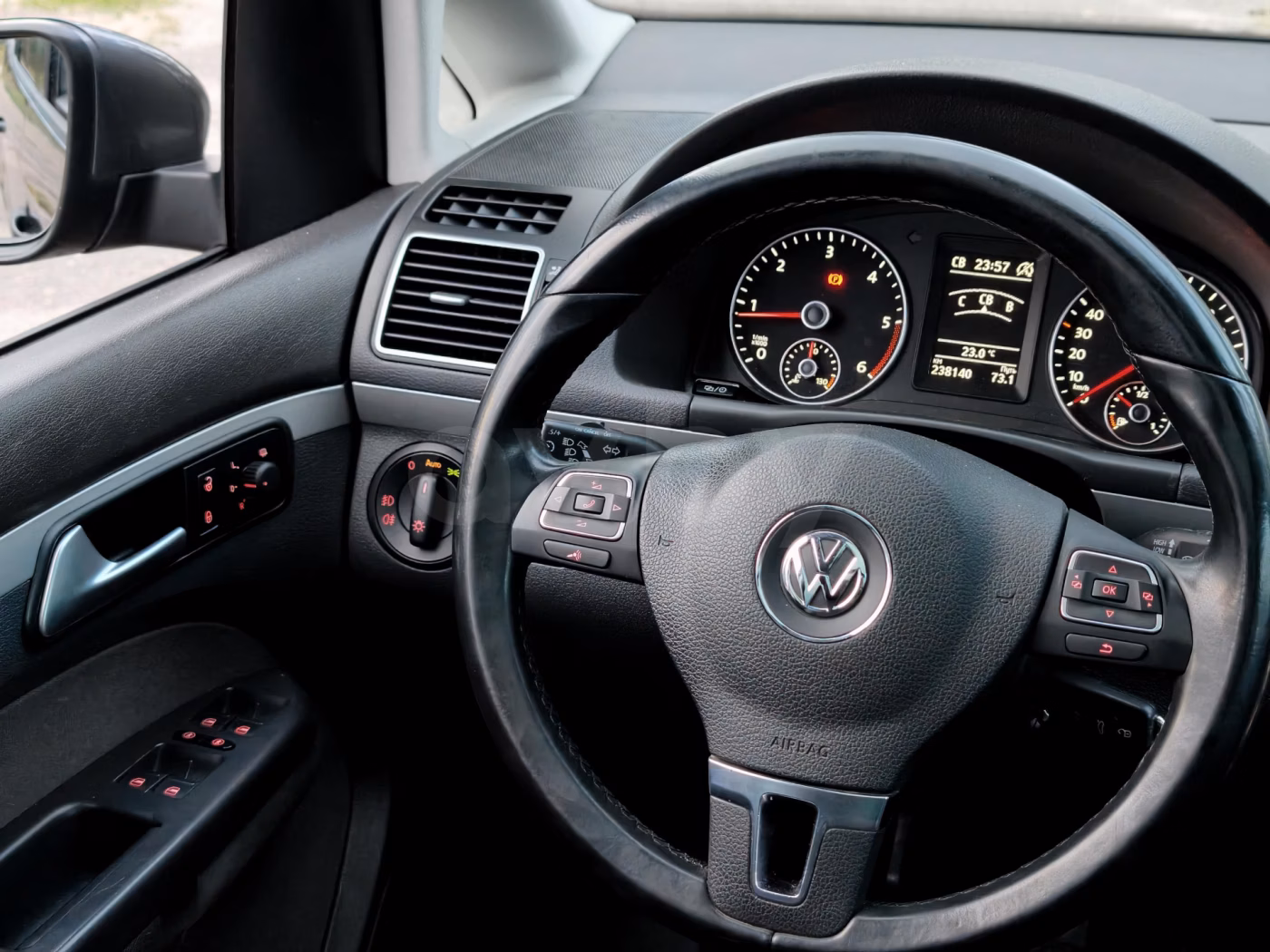 Volkswagen Touran фото 19