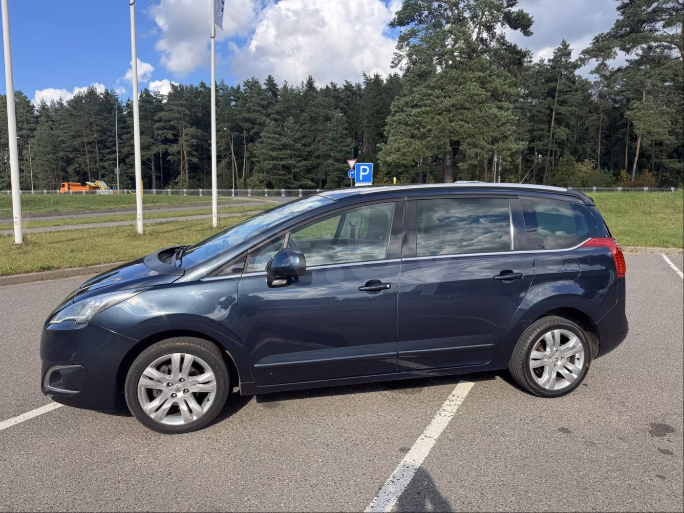 Peugeot 5008 фото 8