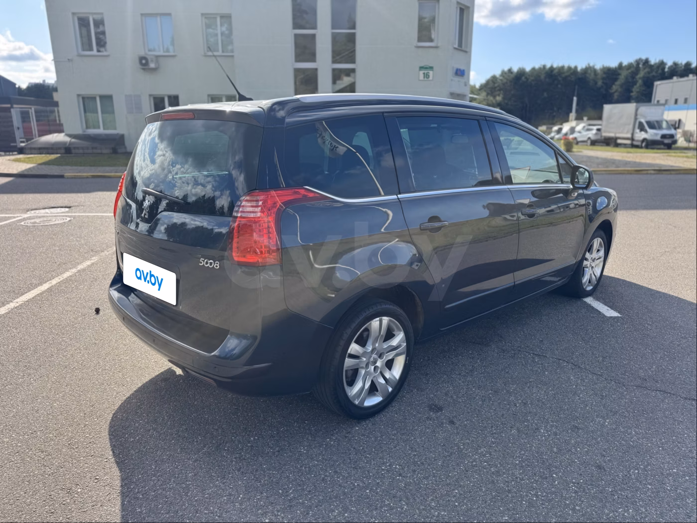 Peugeot 5008 фото 10