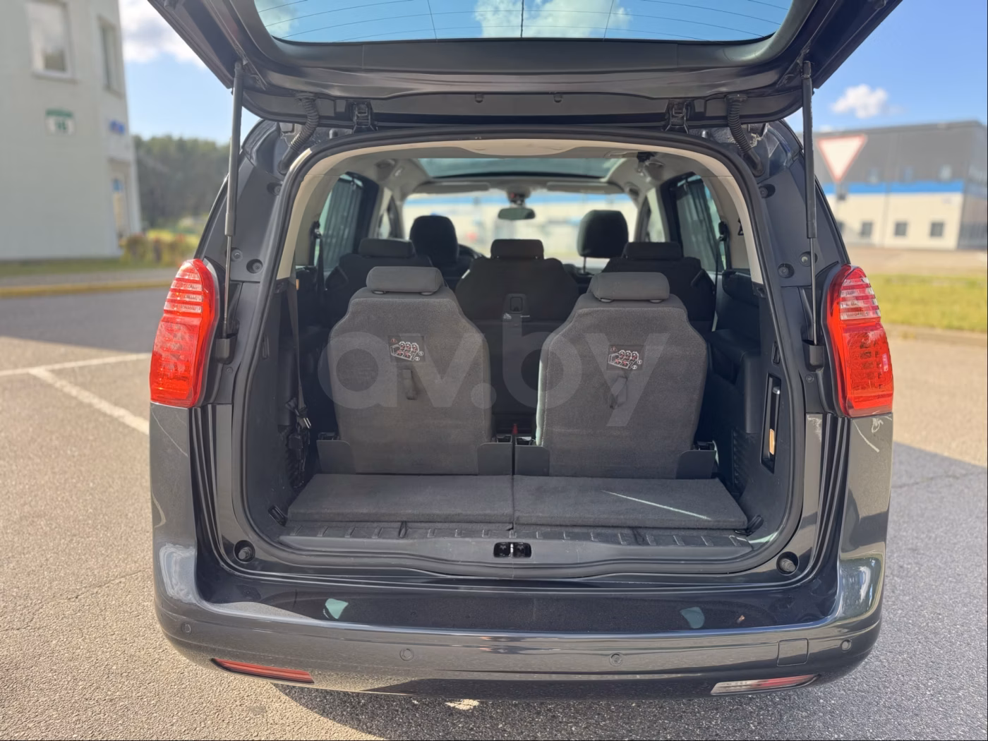 Peugeot 5008 фото 16