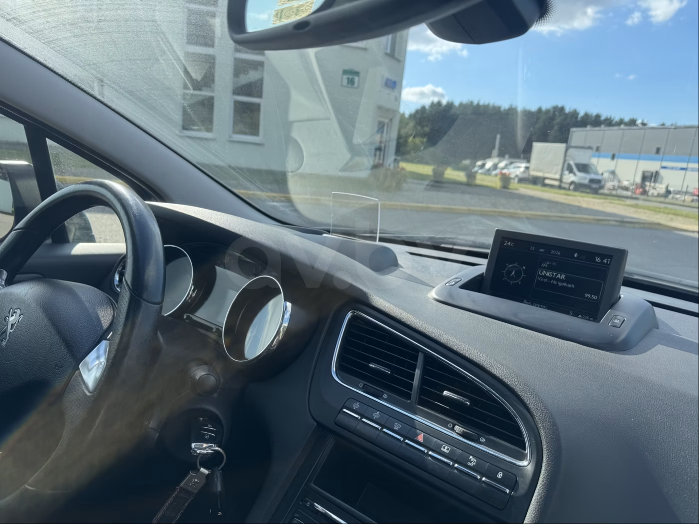 Peugeot 5008 фото 11